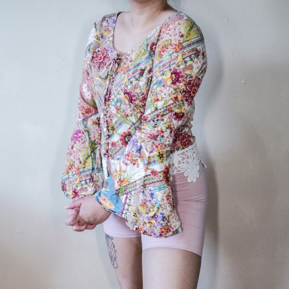 Cool Vintage Colorful Floral Retro Bell Sleeve Top